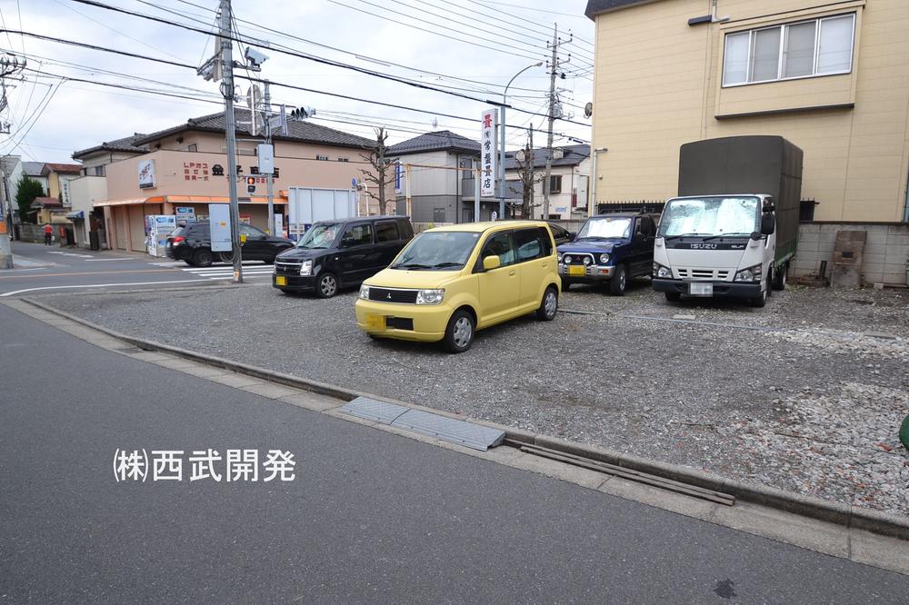 Local photos, including front road. Local (23 May 2013) Shooting