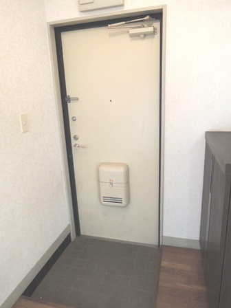 Entrance. ※ Photos are separate in Room