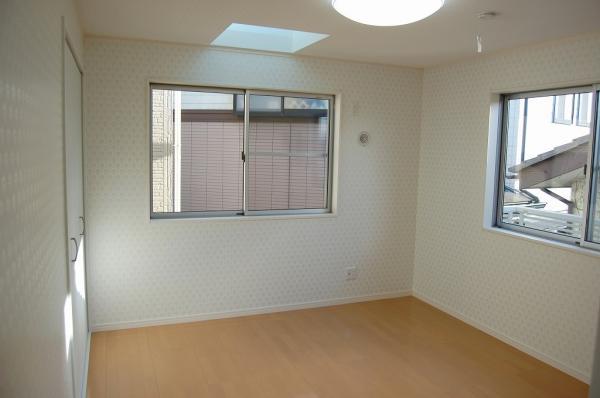 Non-living room. Breadth of the main bedroom 7.0 Pledge. Yang will plug soft from skylight