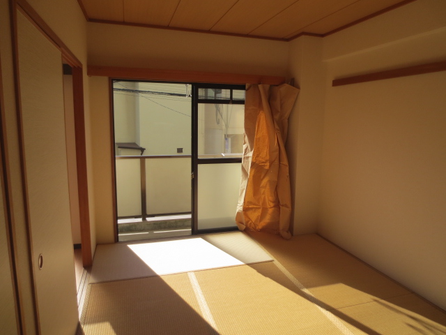 Other room space. Same property, Is another of the room.