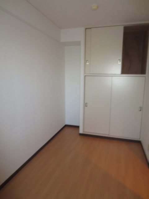 Other room space. Same property, Is another of the room.