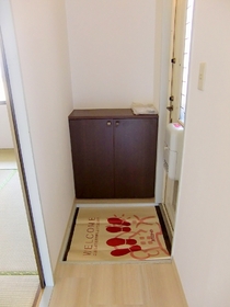 Entrance.  ◆ Airy entrance ◆