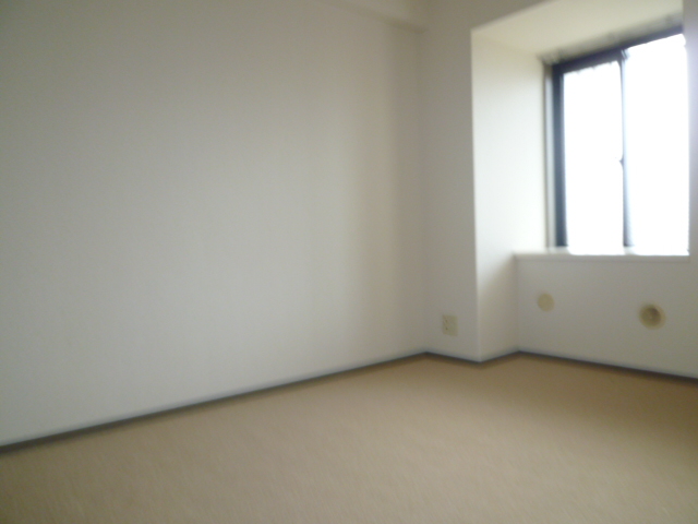 Other room space. Same property, Is another of the room.