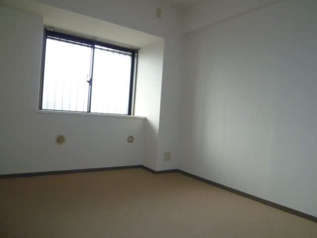 Other room space. Same property, Is another of the room.