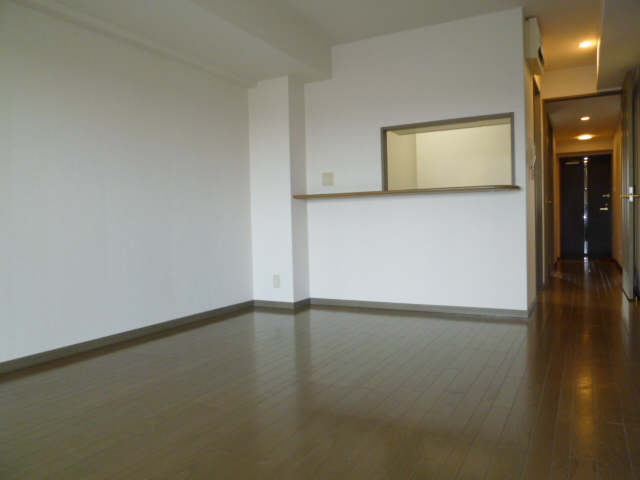 Living and room. Same property, Is another of the room.