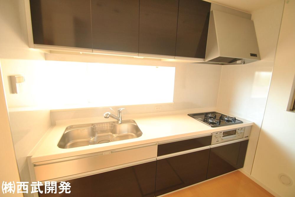 Kitchen. Indoor (11 May 2013) Shooting 5 Building shadow