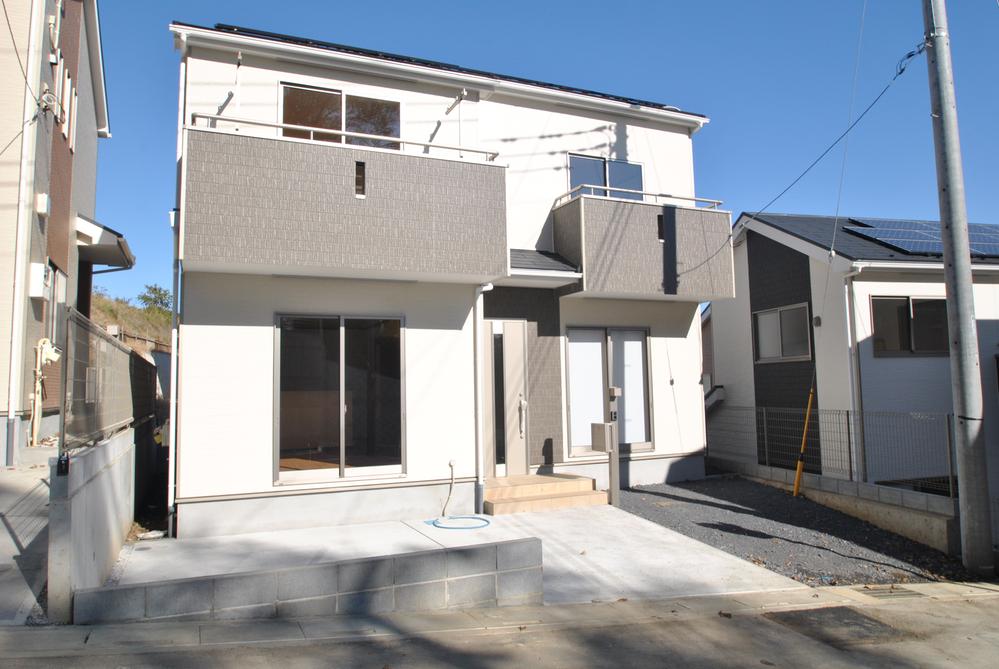 Local appearance photo. Local (12 May 2013) Shooting