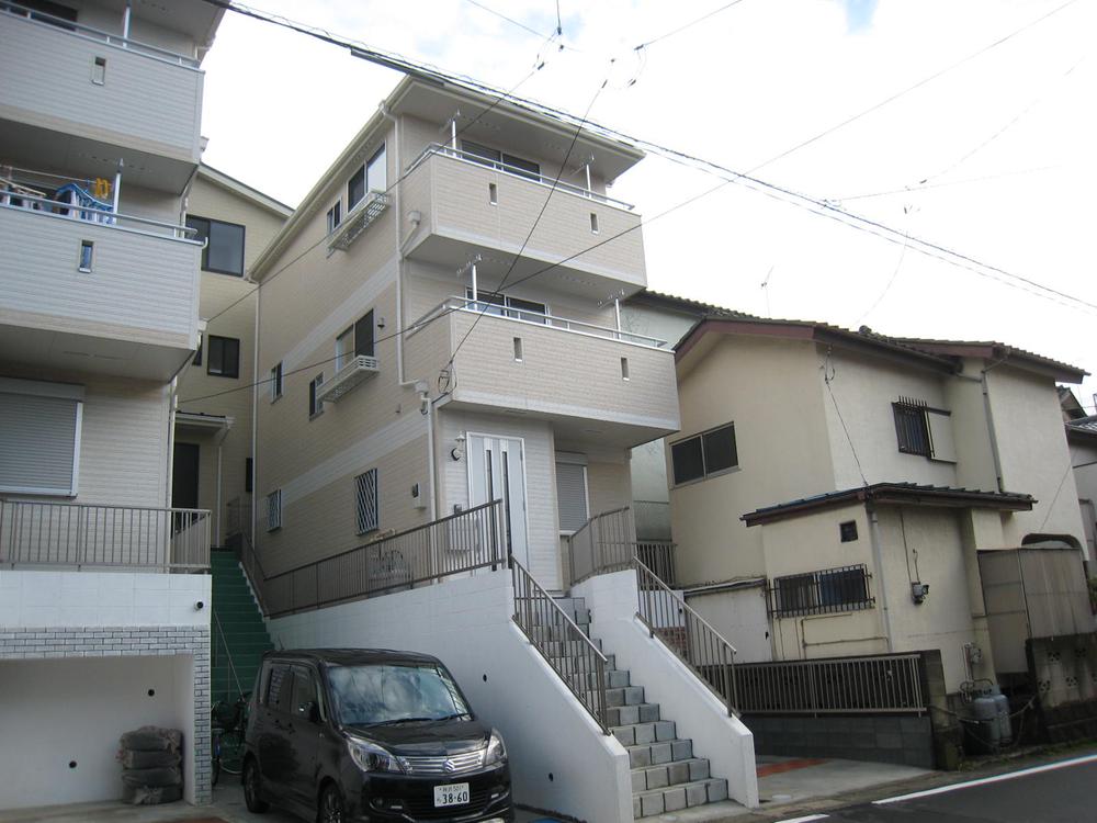 Local appearance photo. Local (10 May 2013) Shooting