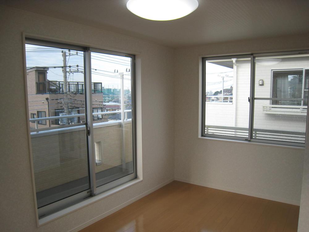 Non-living room. Indoor (10 May 2013) Shooting