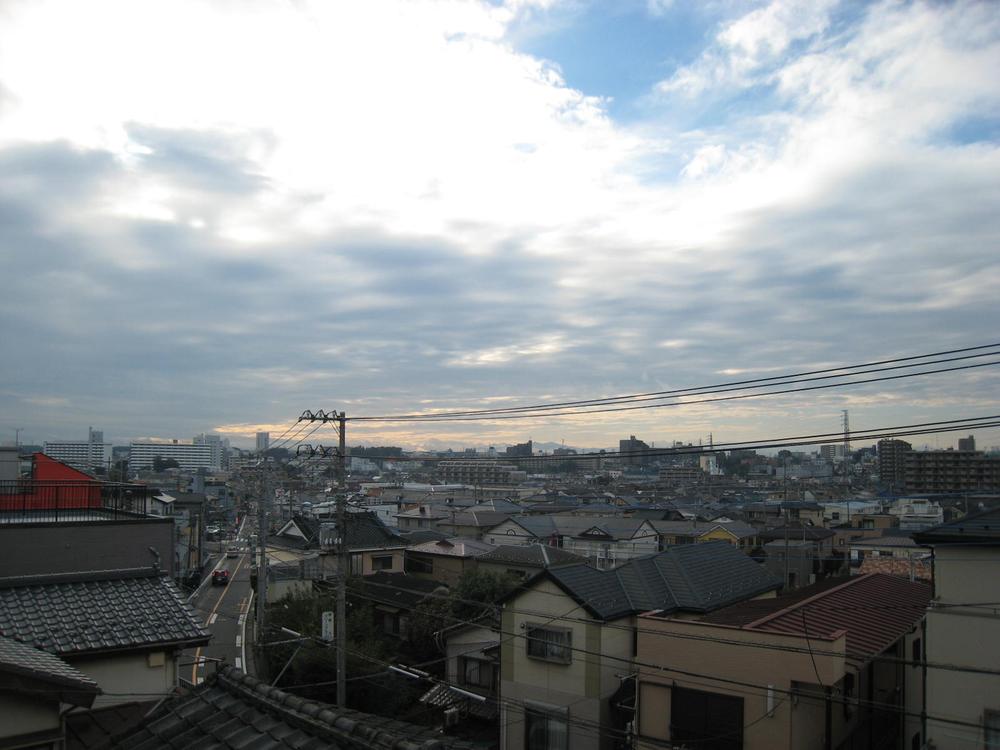 View photos from the dwelling unit. View from the site (October 2013) Shooting