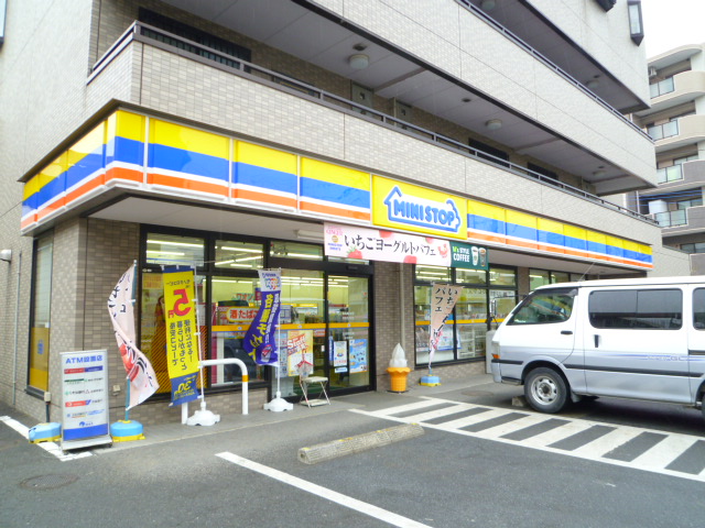 Convenience store. MINISTOP Asaka Nishibenzai store up (convenience store) 323m