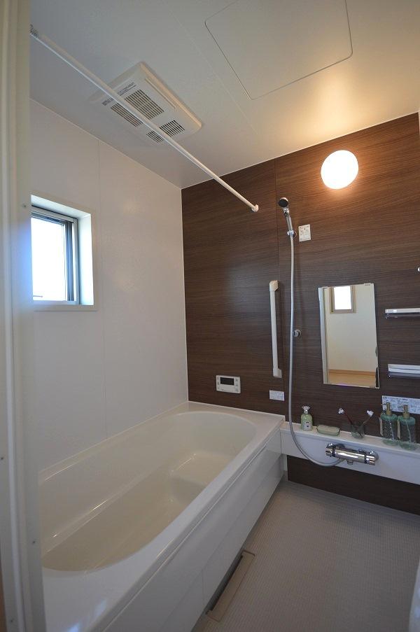 Bathroom. Indoor (10 May 2013) Shooting