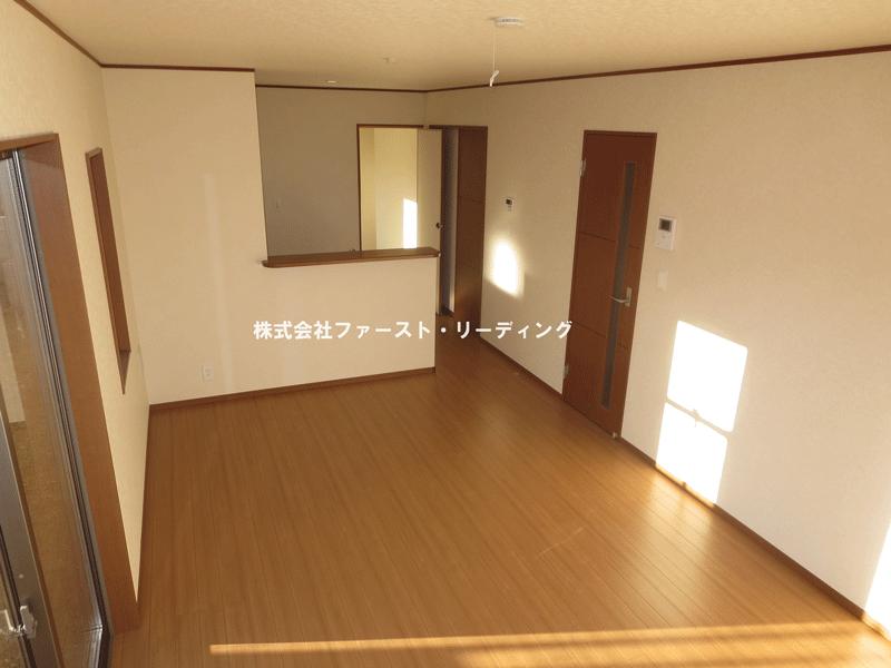 Living.  [15 Building] Face-to-face kitchen 14.8 Pledge Is also a positive per good living space that can be fun and child care while the housework! (November 2013) Shooting