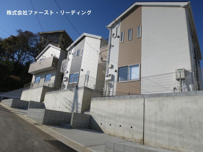 Local appearance photo.  [2 station 4 routes accessible of convenience] Is "Asakadai" "Kitaasaka" 5 minutes stop walk 3 minutes or a 20-minute walk from the station bus! Overall appearance (2013, December 6, 2009) shooting