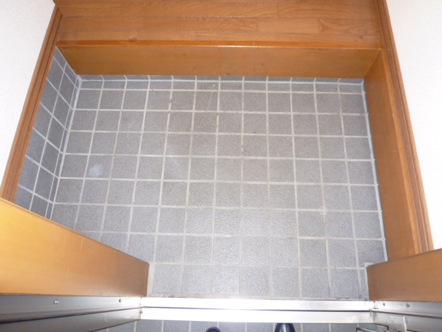 Entrance. Same property, It is a photograph of another room