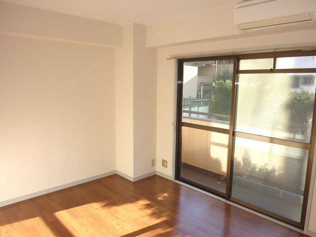 Other room space. Western-style 6 Pledge