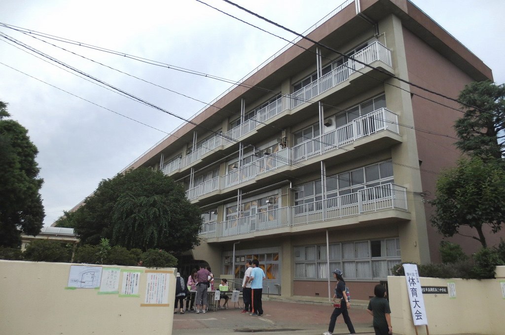 Junior high school. 607m to Asaka third junior high school (junior high school)