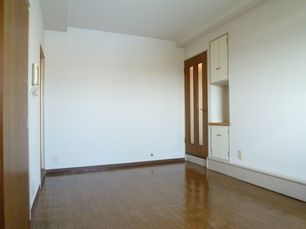 Living and room. Reference photograph