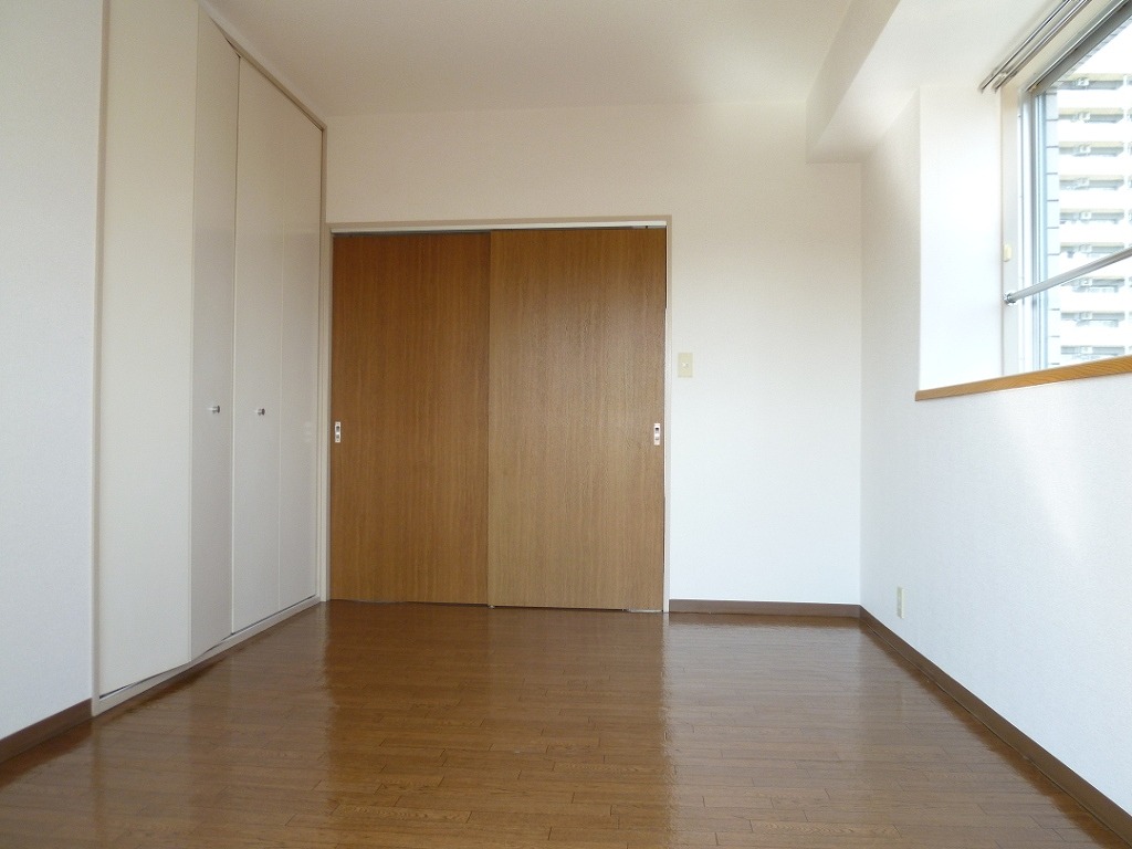 Living and room. Reference photograph