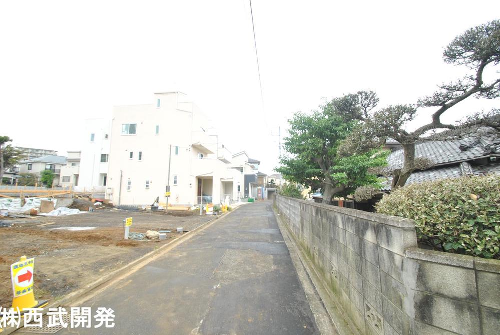 Local photos, including front road. Local (10 May 2013) Shooting