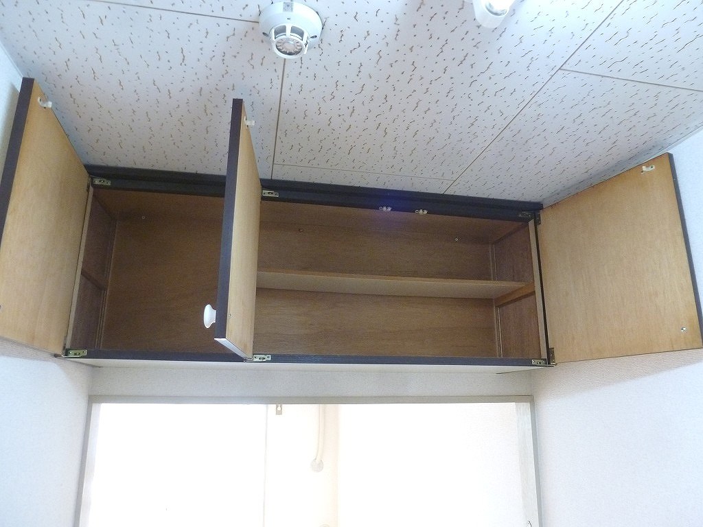 Receipt. Hanging cupboard