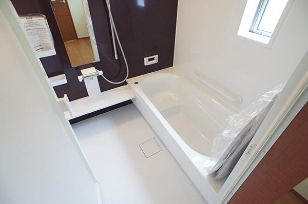 Bathroom. Indoor (11 May 2013) Shooting 7 Building