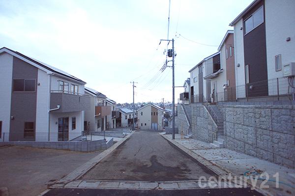 Local photos, including front road. Local (11 May 2013) Shooting