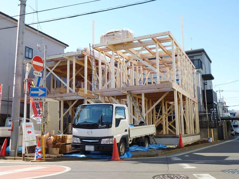 Local photos, including front road. Local (12 May 2013) Shooting