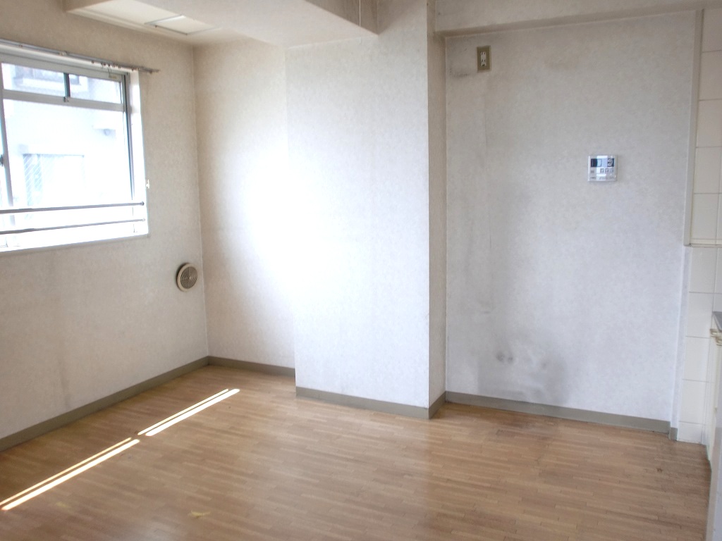 Kitchen. The same is by Property of the room