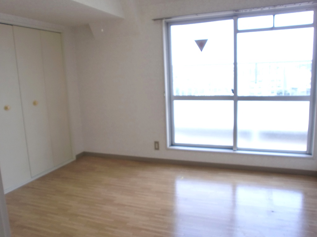 Living and room. The same is by Property of the room