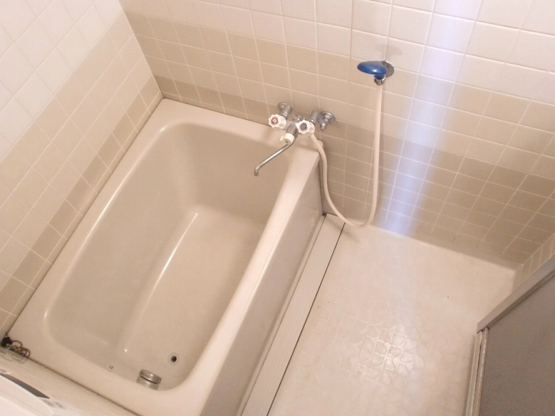 Bath. The same is by Property of the room