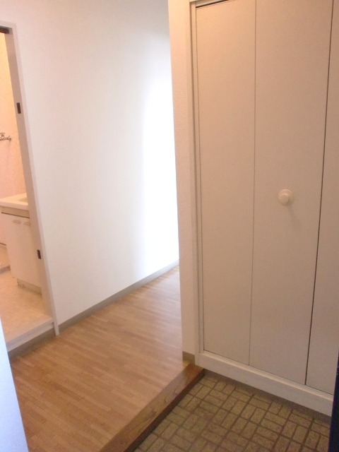 Entrance. The same is by Property of the room