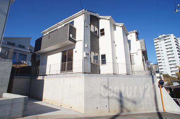 Local appearance photo. 1 Building