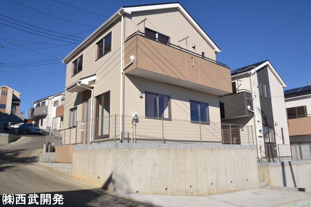 Local appearance photo. Local (12 May 2013) Shooting