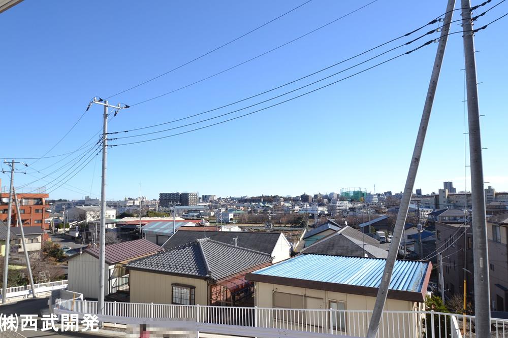 View photos from the dwelling unit. View from the site (December 2013) Shooting