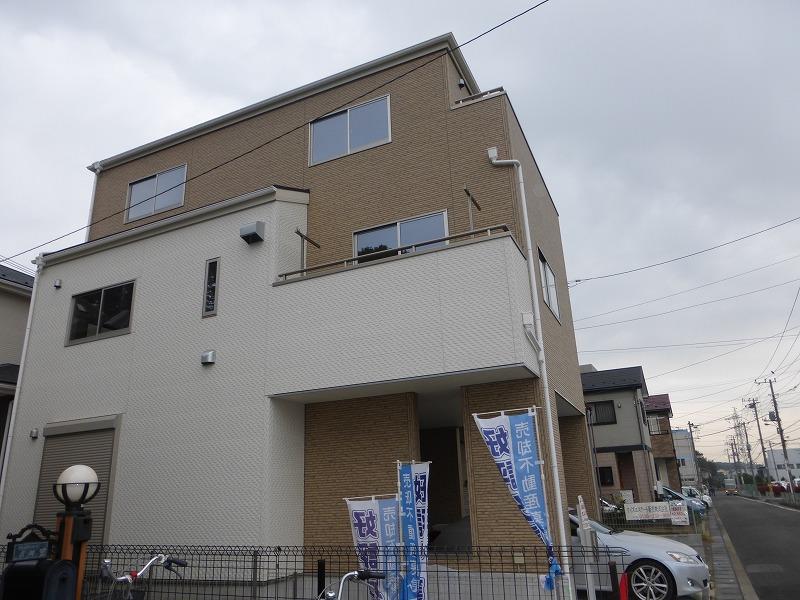 Local appearance photo. Local (10 May 2013) shooting: 1 Building appearance