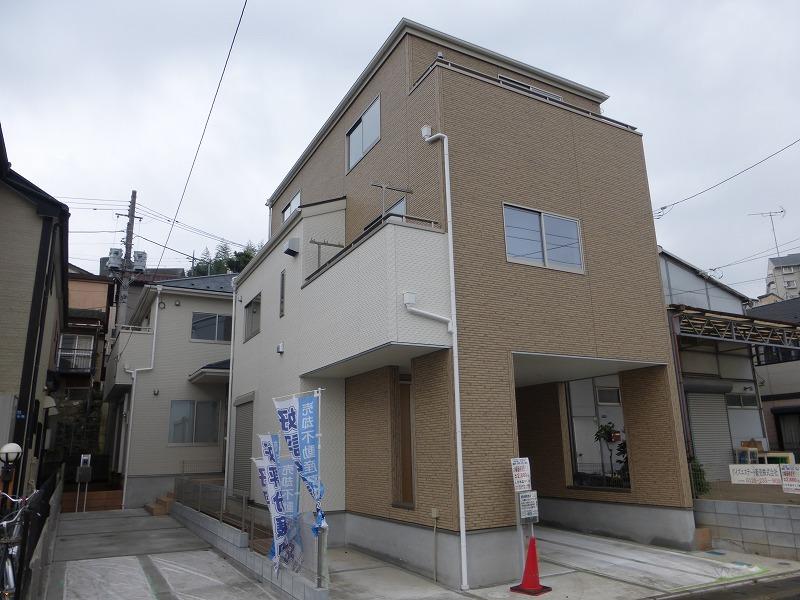 Local appearance photo. Local (10 May 2013) shooting: 1 Building appearance