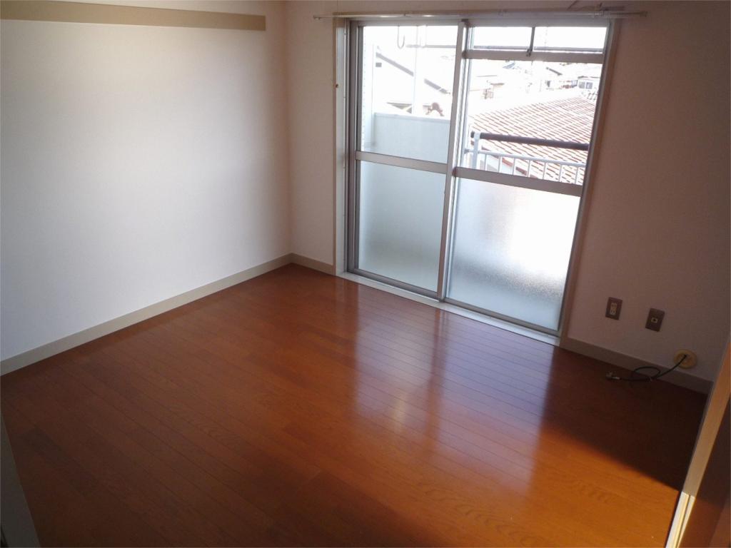 Other room space. It was re-covered flooring! !