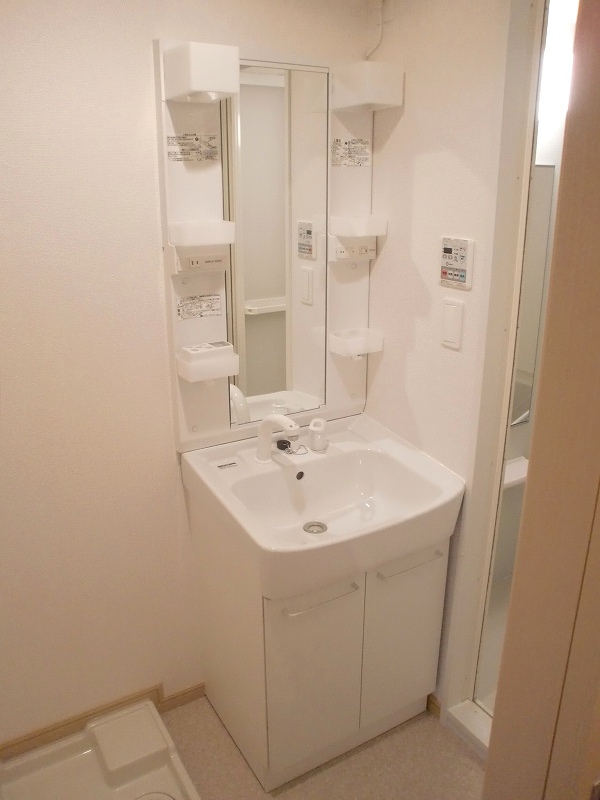 Washroom. It is another property of the same construction company. Please look at the reference