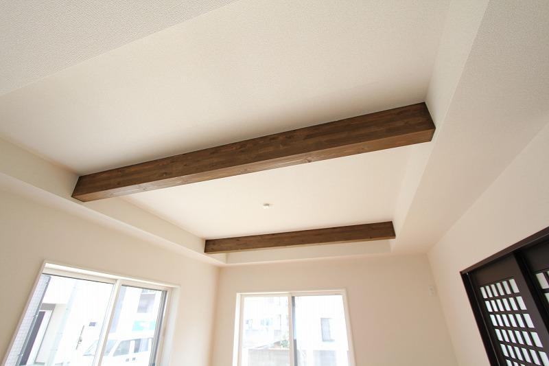 Same specifications photos (living). Same specifications already condominium construction photo