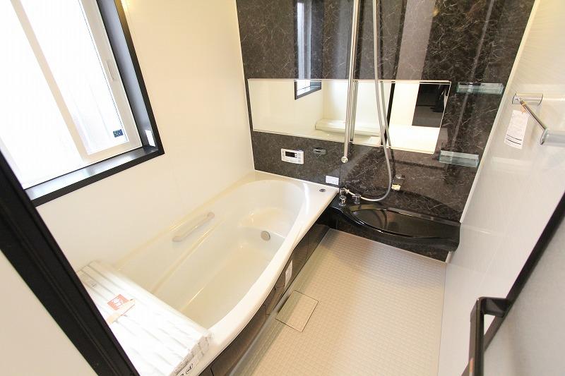 Same specifications photo (bathroom). Same specifications already condominium construction photo
