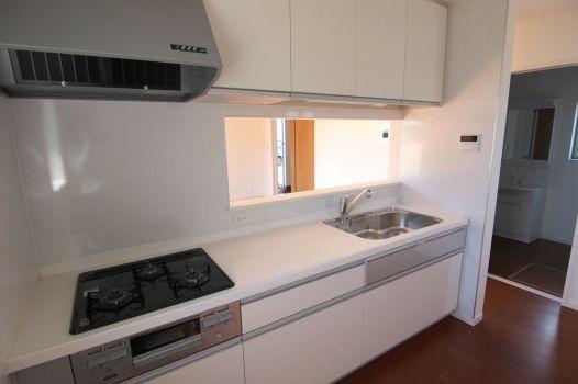 Kitchen. Popular face-to-face kitchen!