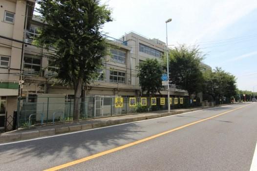 Primary school. Asaka 1700m walk 22 minutes to the third elementary school