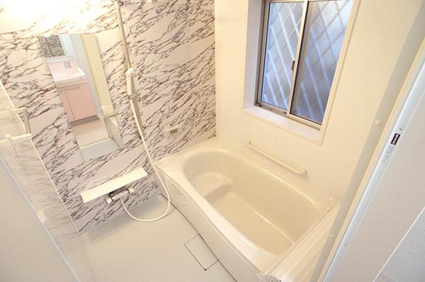 Bathroom. Indoor (12 May 2013) Shooting