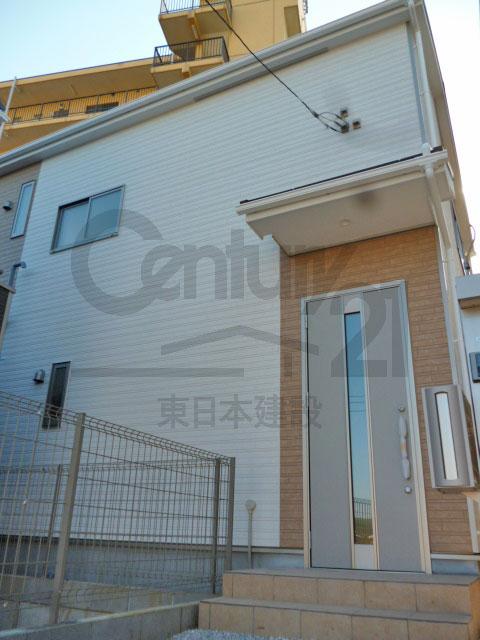 Local appearance photo. Local (11 May 2013) Shooting