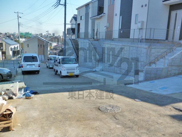 Local photos, including front road. Local (11 May 2013) Shooting