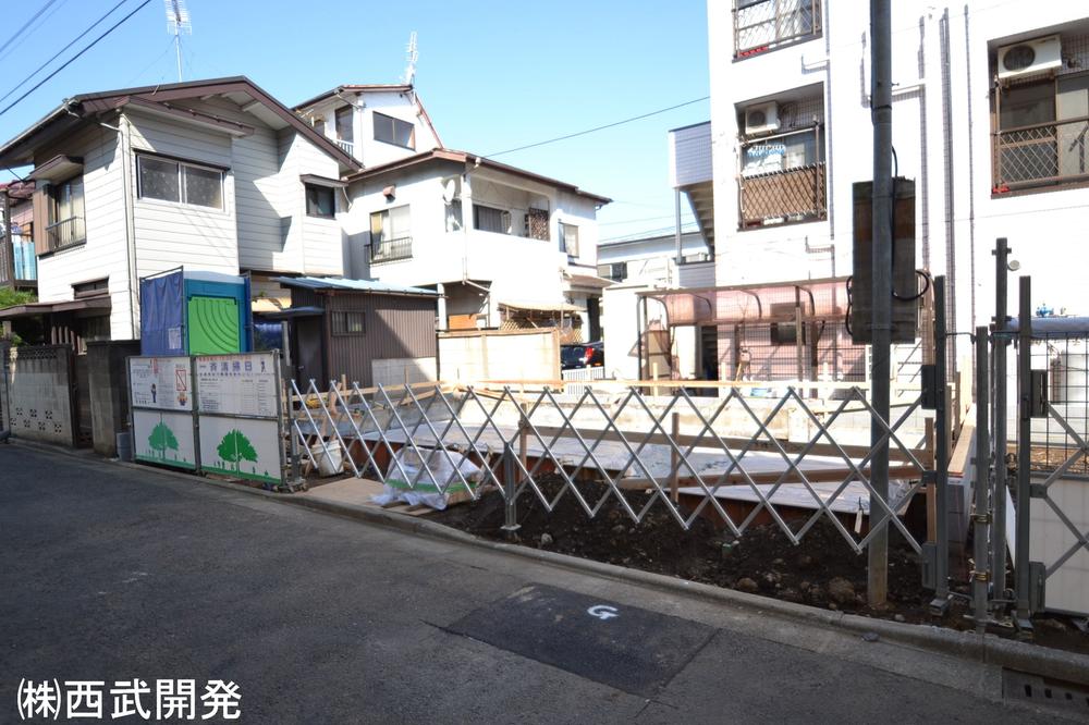 Local photos, including front road. Local (10 May 2013) Shooting