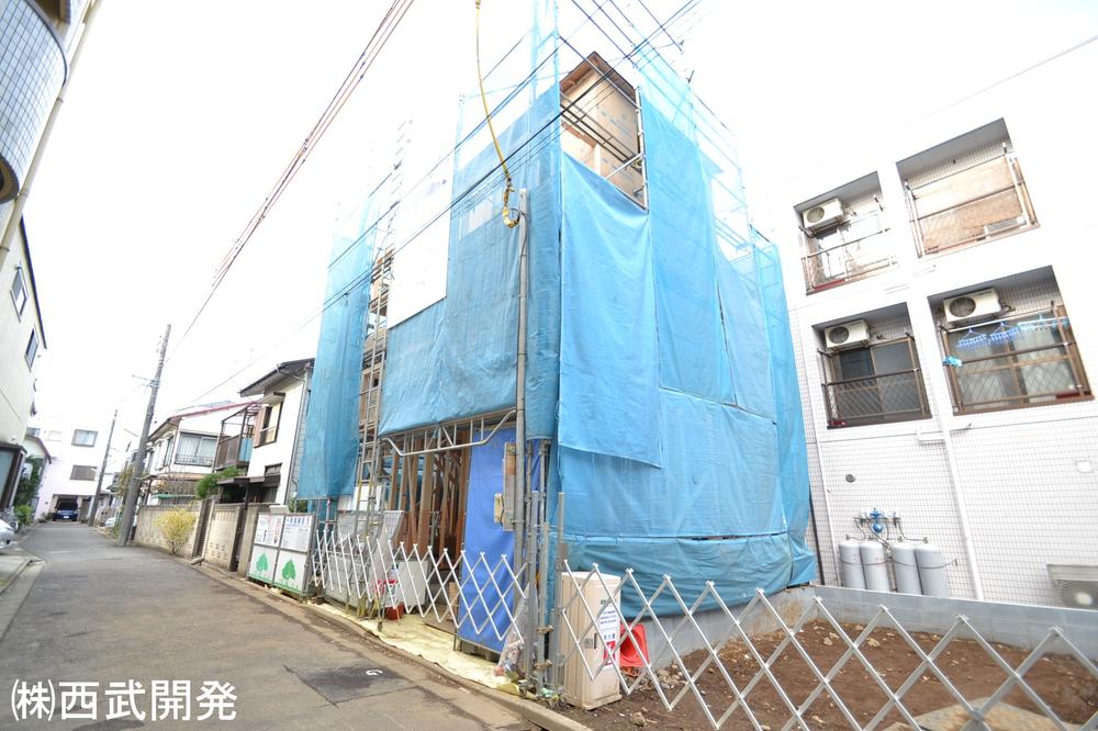 Local appearance photo. Local (11 May 2013) Shooting