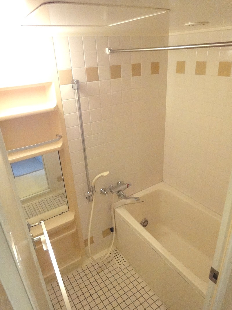 Bath. Bathroom add cook Allowed