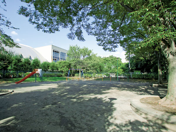 Surrounding environment. Gotanda park (220m ・ A 3-minute walk)